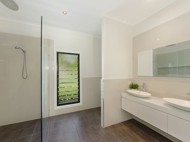 60 Djerral Avenue, Burleigh Heads QLD 4220