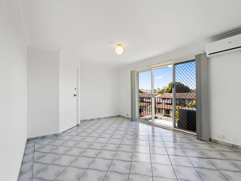 42/13-17 Brown Street, Labrador QLD 4215
