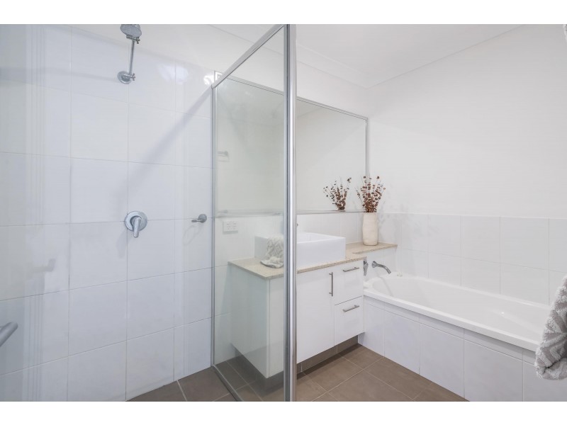 5/127 Pohlman Street, Southport QLD 4215