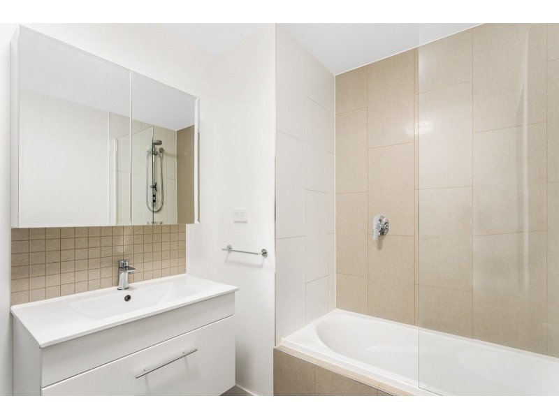 2108/65 Varsity Parade, Varsity Lakes QLD 4227