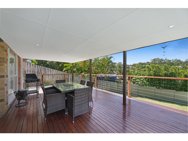 5 Flint Court, Pacific Pines QLD 4211