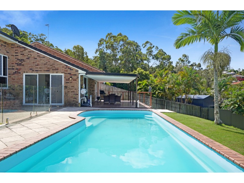 5 Flint Court, Pacific Pines QLD 4211
