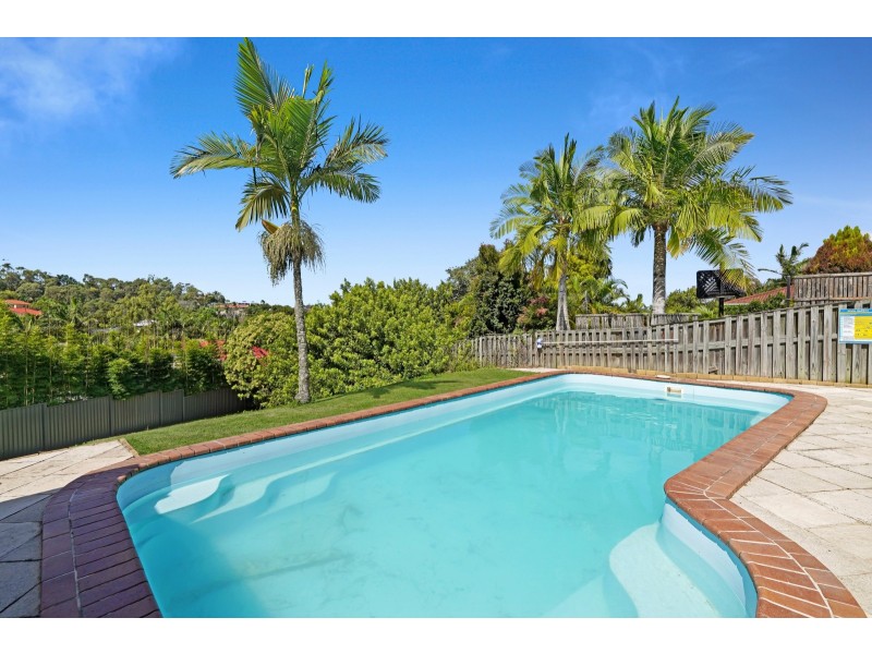5 Flint Court, Pacific Pines QLD 4211