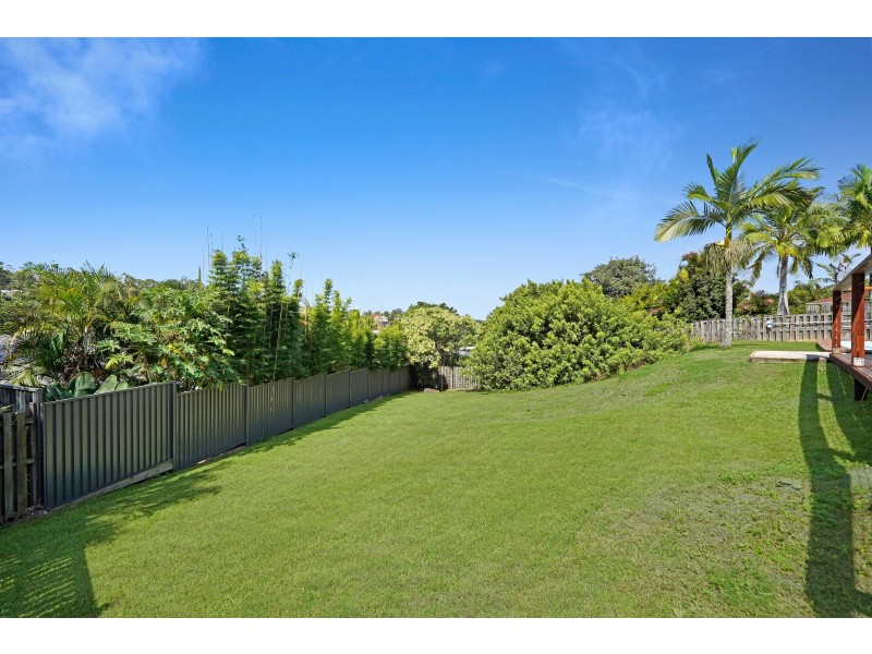 5 Flint Court, Pacific Pines QLD 4211
