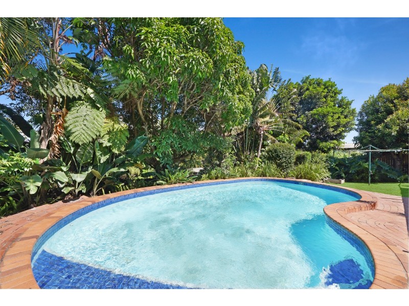 11 Murrumba Drive, Ashmore QLD 4214