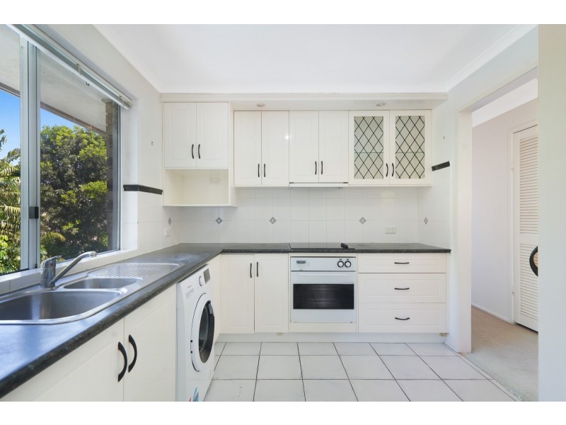 11 Murrumba Drive, Ashmore QLD 4214
