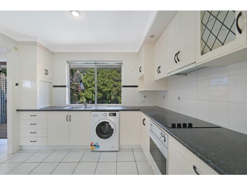 11 Murrumba Drive, Ashmore QLD 4214