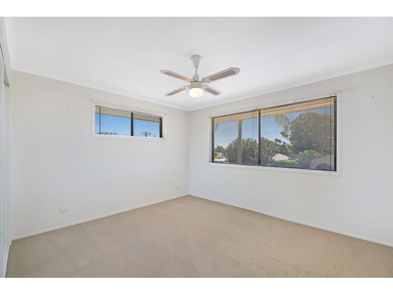 11 Murrumba Drive, Ashmore QLD 4214
