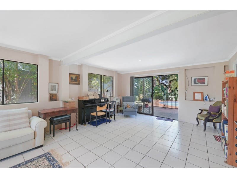 11 Murrumba Drive, Ashmore QLD 4214