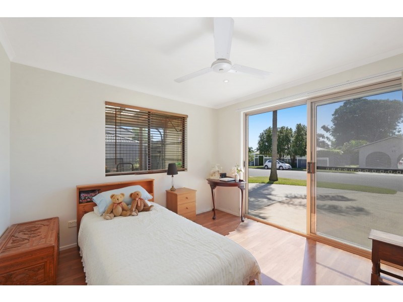 11 Murrumba Drive, Ashmore QLD 4214