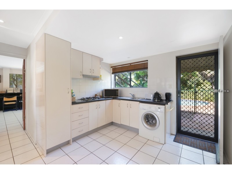 11 Murrumba Drive, Ashmore QLD 4214