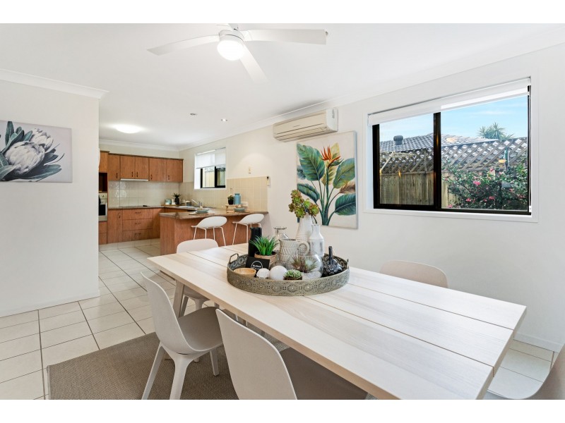 2/2 Pheasant Court, Miami QLD 4220
