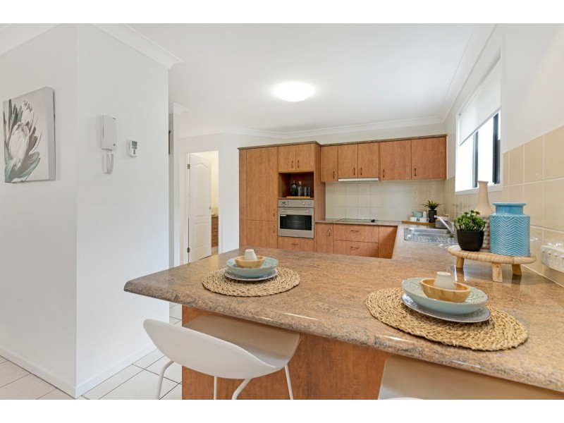 2/2 Pheasant Court, Miami QLD 4220