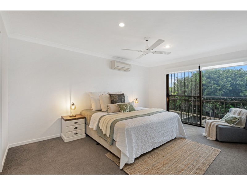 2/2 Pheasant Court, Miami QLD 4220