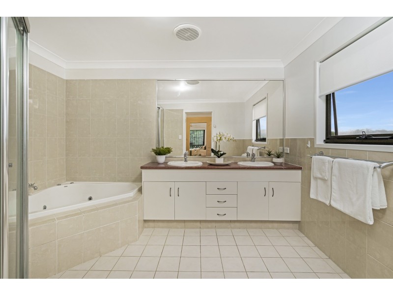 2/2 Pheasant Court, Miami QLD 4220