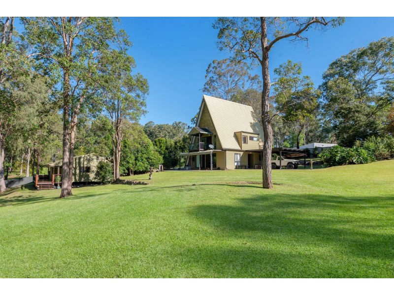 22 Tarrant Drive, Mudgeeraba QLD 4213