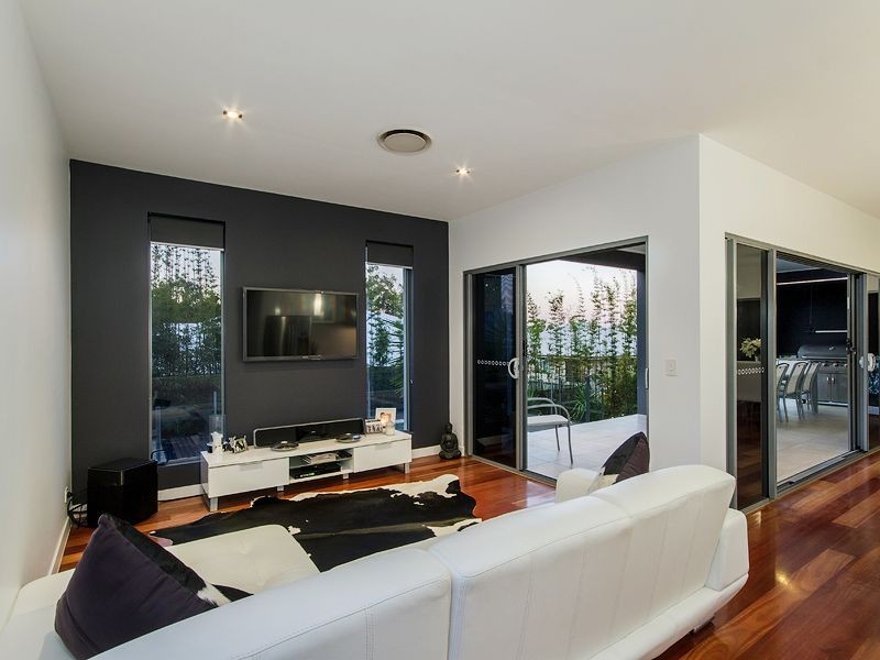 2 Lowell Street, Reedy Creek QLD 4227