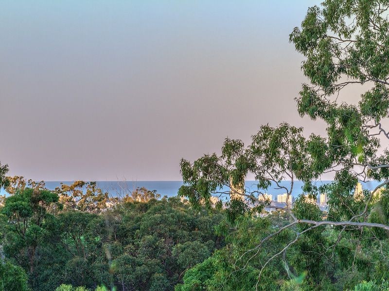 2 Lowell Street, Reedy Creek QLD 4227