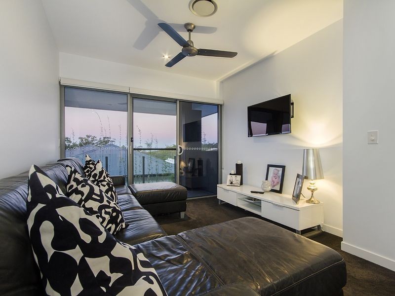 2 Lowell Street, Reedy Creek QLD 4227