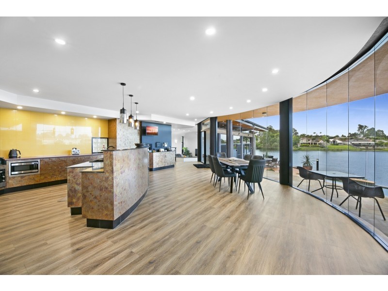42 Mornington Terrace, Robina QLD 4226