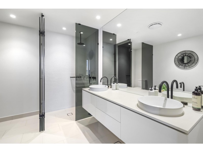 2304/1328 Gold Coast Highway, Palm Beach QLD 4221