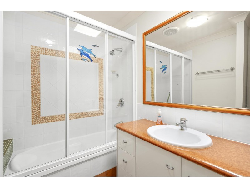 6/8 Woody Views Way, Robina QLD 4226