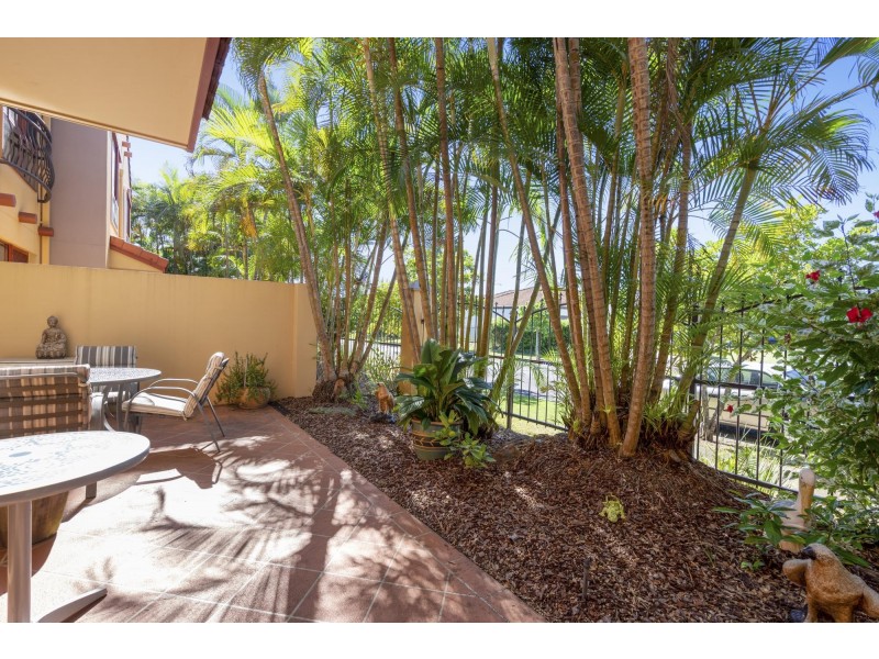 6/8 Woody Views Way, Robina QLD 4226