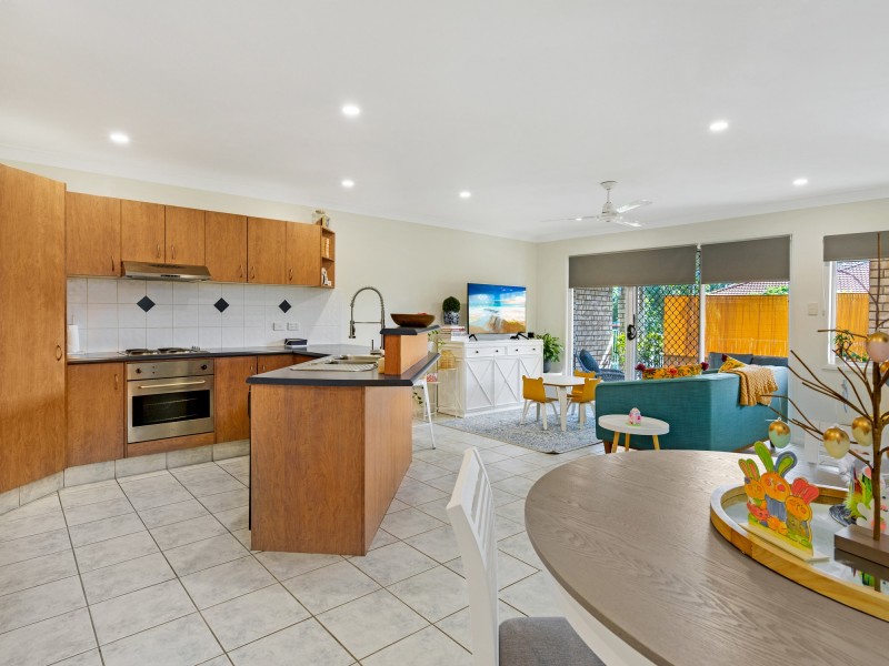 1/6 Linda Way, Upper Coomera QLD 4209