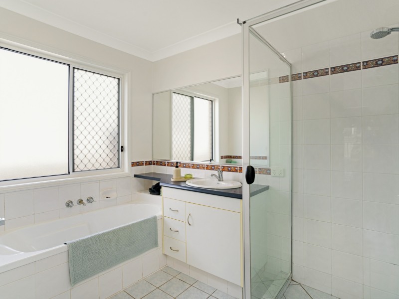 1/6 Linda Way, Upper Coomera QLD 4209