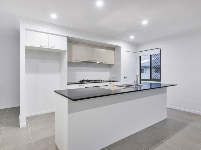 82 Lunar Circuit, Spring Mountain QLD 4124