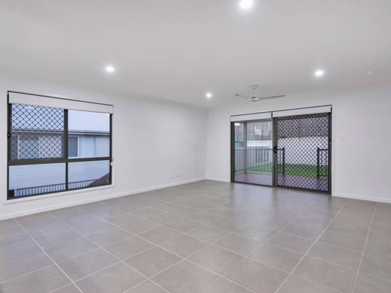 82 Lunar Circuit, Spring Mountain QLD 4124