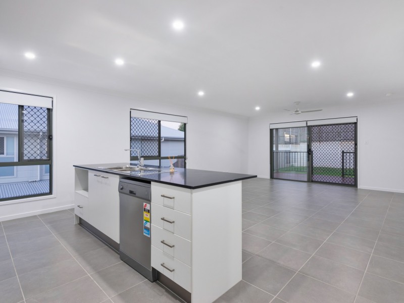 82 Lunar Circuit, Spring Mountain QLD 4124
