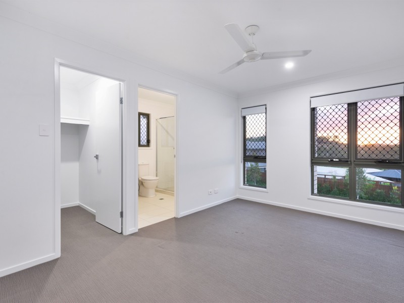 82 Lunar Circuit, Spring Mountain QLD 4124