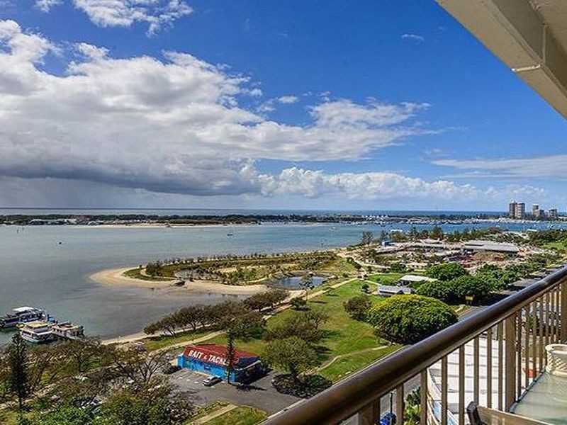 49/114 Marine Parade, Southport QLD 4215