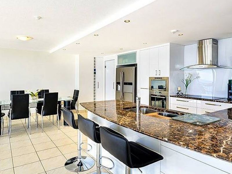 49/114 Marine Parade, Southport QLD 4215