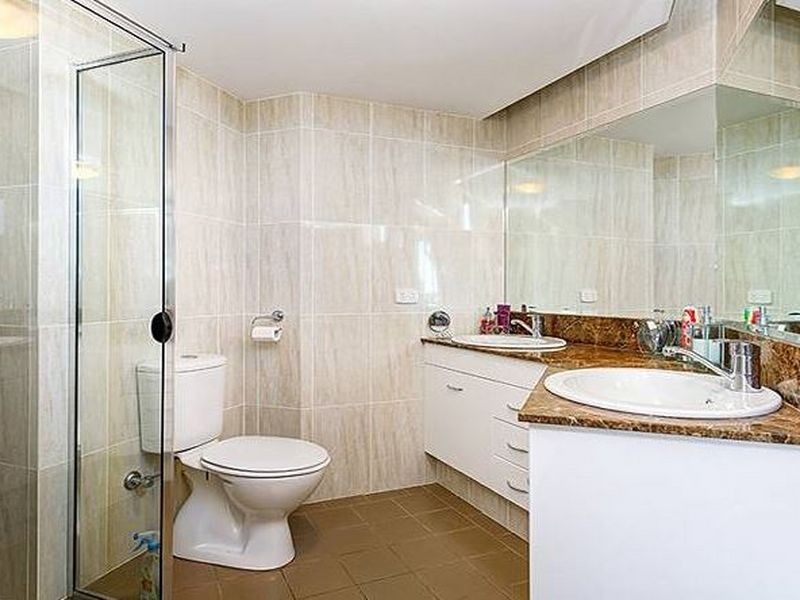 49/114 Marine Parade, Southport QLD 4215