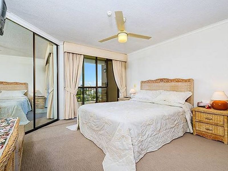 49/114 Marine Parade, Southport QLD 4215