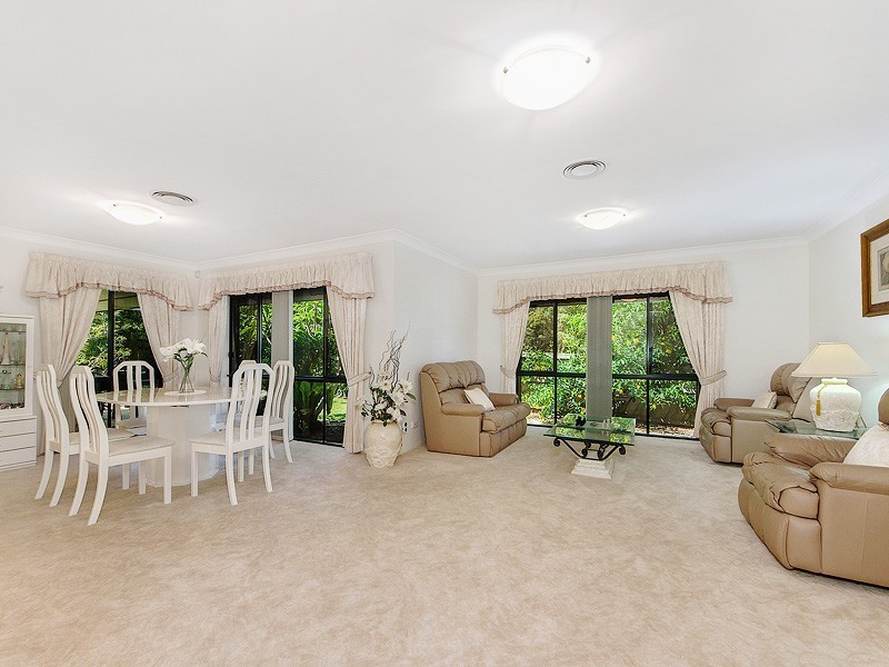 10 Robinia Court, Robina QLD 4226
