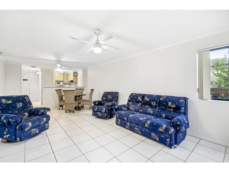2/25-27 Commerce Drive, Robina QLD 4226