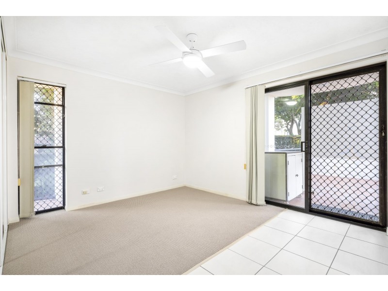 2/25-27 Commerce Drive, Robina QLD 4226