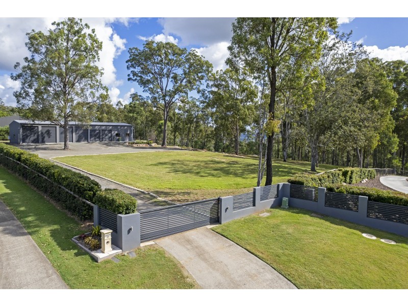 32 Summerhill Place, Woodhill QLD 4285