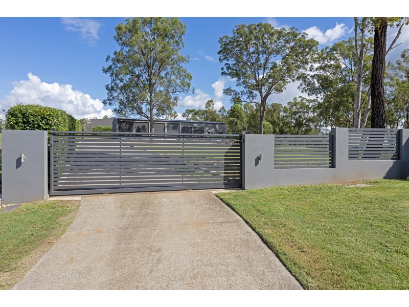 32 Summerhill Place, Woodhill QLD 4285