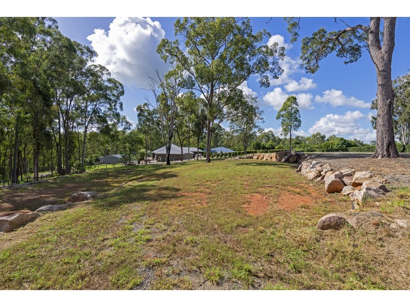 32 Summerhill Place, Woodhill QLD 4285