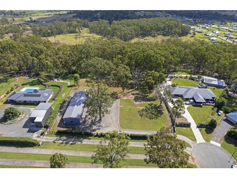 32 Summerhill Place, Woodhill QLD 4285