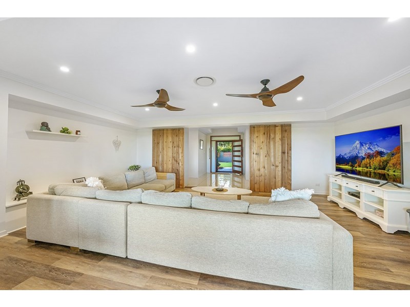 25 Southern Skies Avenue, Reedy Creek QLD 4227