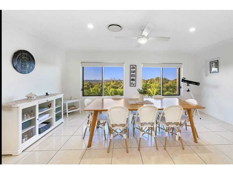 25 Southern Skies Avenue, Reedy Creek QLD 4227
