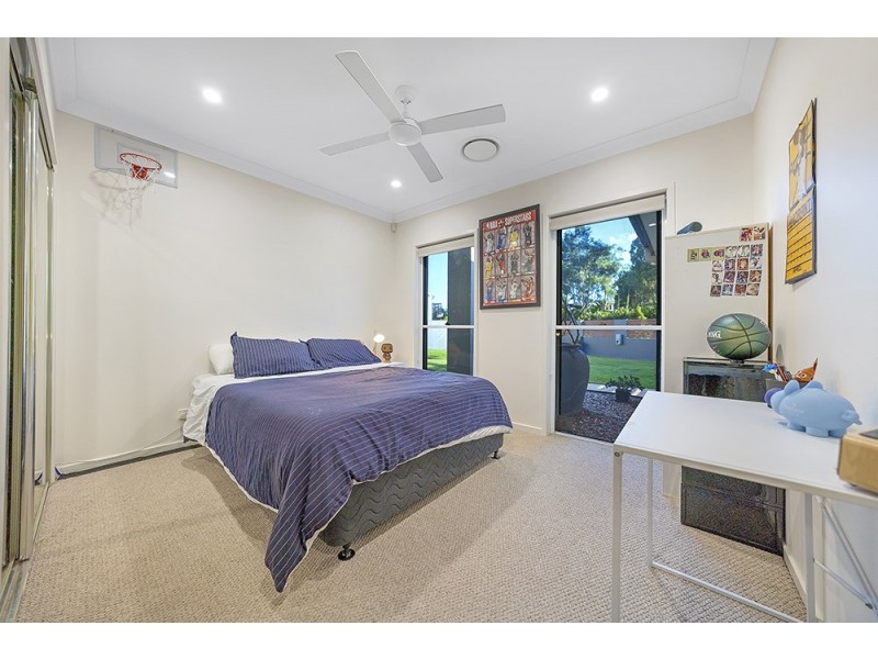 25 Southern Skies Avenue, Reedy Creek QLD 4227