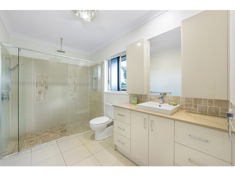 25 Southern Skies Avenue, Reedy Creek QLD 4227