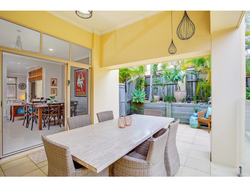 7 Magenta Drive, Varsity Lakes QLD 4227