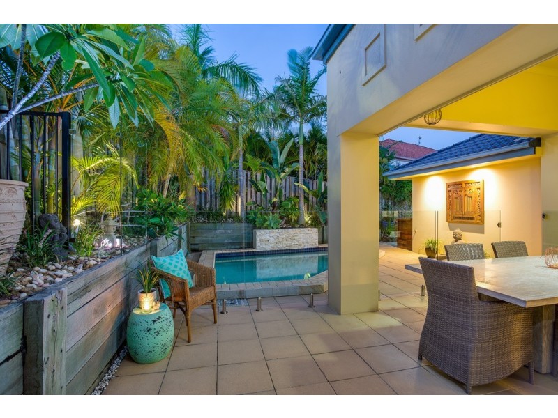 7 Magenta Drive, Varsity Lakes QLD 4227